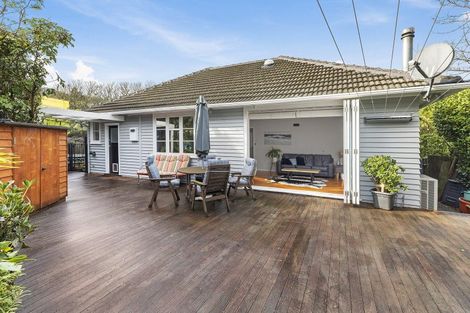 Photo of property in 1 Sydenham Street, Northland, Wellington, 6012