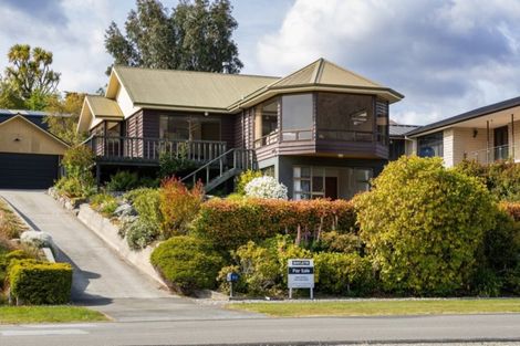 Photo of property in 10 Grove Lane, Kelvin Heights, Queenstown, 9300