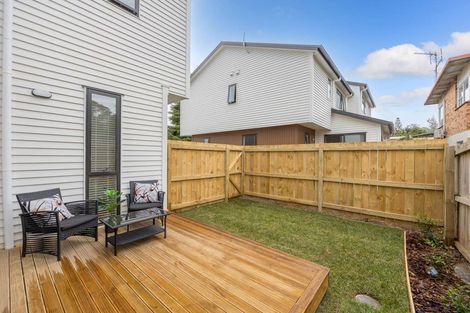 Photo of property in 4c Halberg Street, Glenfield, Auckland, 0629