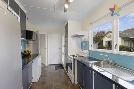 Photo of property in 27 Mossburn Grove, Kelson, Lower Hutt, 5010