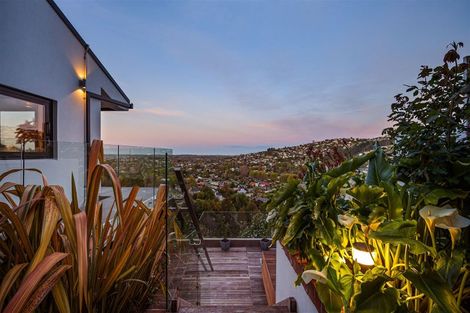 Photo of property in 21 Whareora Terrace, Cashmere, Christchurch, 8022