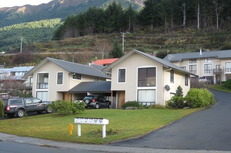 Photo of property in 4 Sainsbury Road, Fernhill, Queenstown, 9300