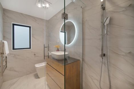 Photo of property in 73 Whare Kauri Road, Papakura, 2110