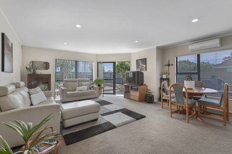 Photo of property in 20 Moana Road, Paraparaumu, 5032