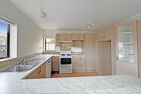 Photo of property in 1/12 Shakespeare Road, Milford, Auckland, 0620
