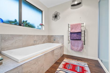 Photo of property in 24 Carrington Drive, Carterton, 5713