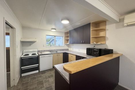 Photo of property in 8 Kew Grove, Wainuiomata, Lower Hutt, 5014