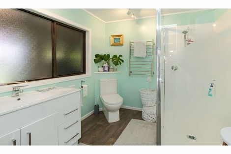 Photo of property in 87 Doves Bay Road, Kerikeri, 0294