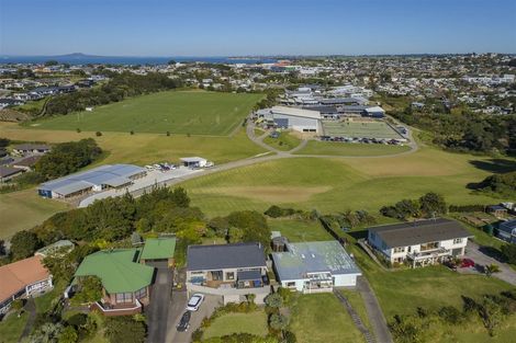 Photo of property in 8 Kathy Terrace, Stanmore Bay, Whangaparaoa, 0932