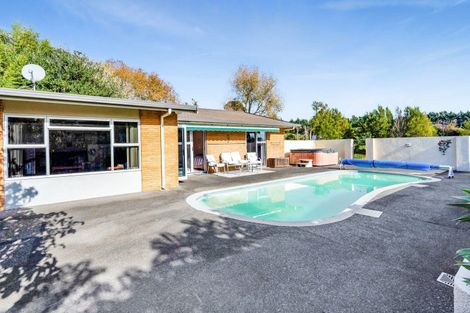 Photo of property in 120 Paraite Road, Paraite, New Plymouth, 4373