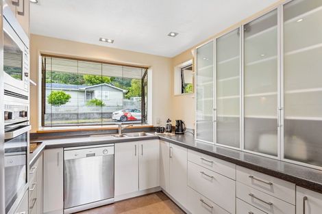 Photo of property in 17 Zeala Grove, Stokes Valley, Lower Hutt, 5019