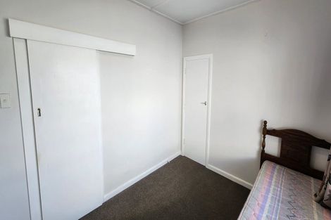 Photo of property in 33 Upjohn Street, Brooklands, New Plymouth, 4310