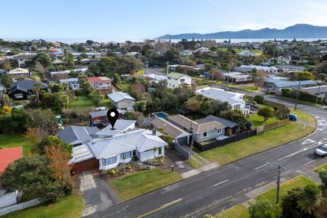 Photo of property in 25 Hillcrest Road, Raumati South, Paraparaumu, 5032