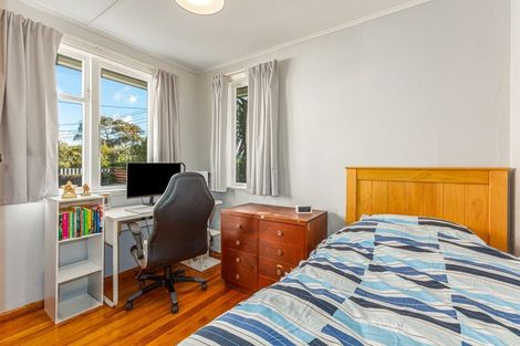 Photo of property in 121 Cambridge Terrace, Fairfield, Lower Hutt, 5011