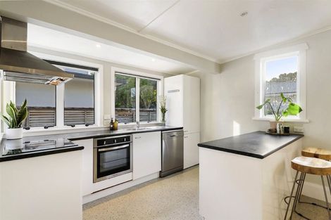 Photo of property in 50 Kiwi Road, Point Chevalier, Auckland, 1022