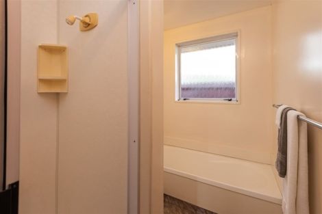 Photo of property in 1/5 Broadbent Street, Riccarton, Christchurch, 8041