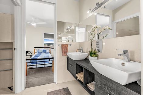 Photo of property in 7 Mermaid Place, Whitianga, 3510