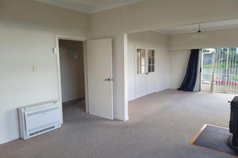Photo of property in 55 Pioneer Road, Moturoa, New Plymouth, 4310
