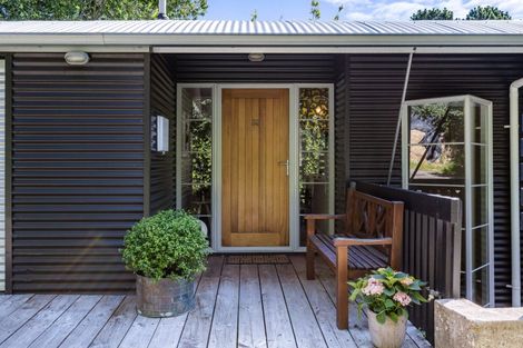 Photo of property in 35 Burns Road, Hospital Hill, Napier, 4110