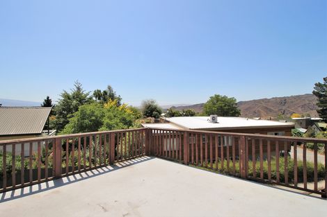 Photo of property in 60 Aronui Road, Bridge Hill, Alexandra, 9320