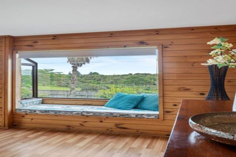 Photo of property in 18 Lochend Place, Highland Park, Auckland, 2010