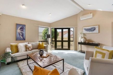 Photo of property in 240 Botany Road, Golflands, Auckland, 2013