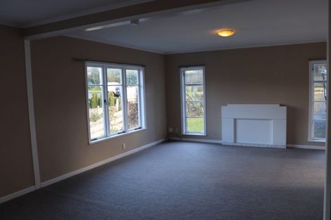 Photo of property in 27 Glenfern Road, Mellons Bay, Auckland, 2014