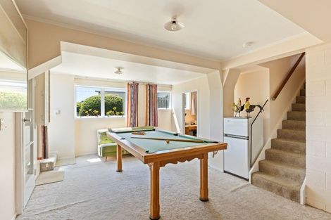 Photo of property in 29 Awanui Street, Merrilands, New Plymouth, 4312