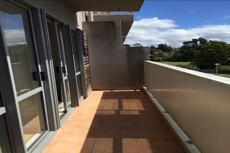 Photo of property in 2e/30 Westward Ho, Glen Eden, Auckland, 0602