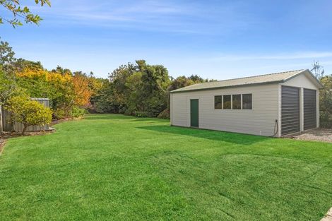 Photo of property in 8 Cliff Road, Tasman, Upper Moutere, 7173