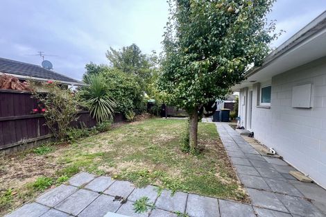 Photo of property in 2/5 Sarabande Avenue, Redwood, Christchurch, 8051