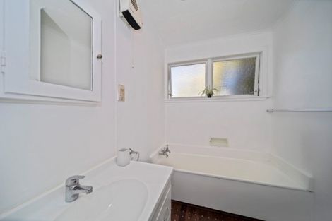 Photo of property in 5 Kahikatea Street, Inglewood, 4330