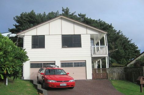 Photo of property in 152 Mark Avenue, Grenada Village, Wellington, 6037