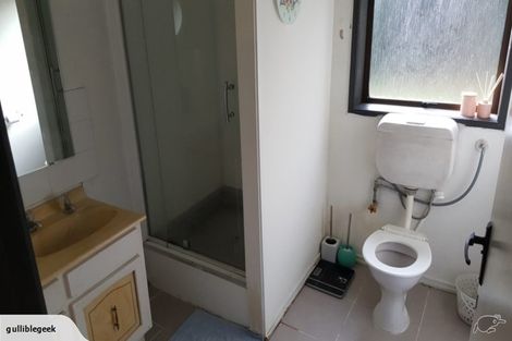 Photo of property in 2/533 Beach Road, Murrays Bay, Auckland, 0630