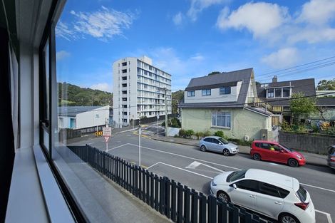 Photo of property in 4/52 Russell Terrace, Berhampore, Wellington, 6023