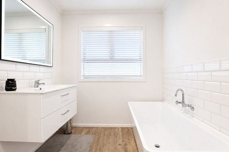 Photo of property in 56 Braid Road, St Andrews, Hamilton, 3200