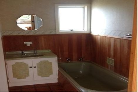 Photo of property in 15 Wairere Valley Road, Paparoa, 0571