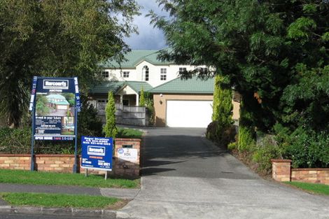 Photo of property in 2/2a Matipo Road, Te Atatu Peninsula, Auckland, 0610