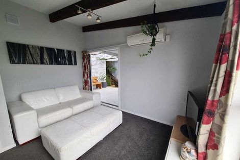 Photo of property in 327 Tukapa Street, Hurdon, New Plymouth, 4310