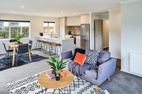 Photo of property in 33 Henrietta Maxwell Grove, Wainuiomata, Lower Hutt, 5014