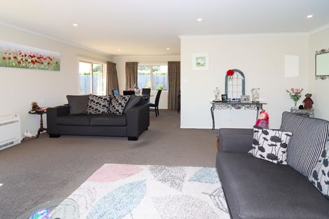 Photo of property in 4 Madison Street, Carterton, 5713