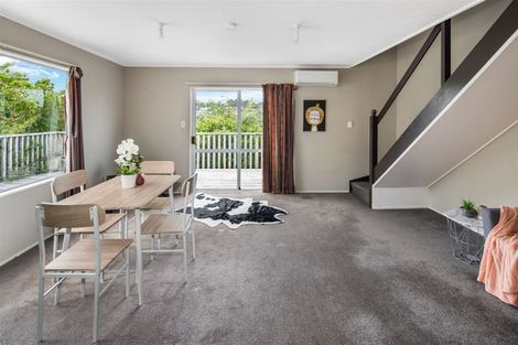 Photo of property in 32a Cheltenham Terrace, Newlands, Wellington, 6037