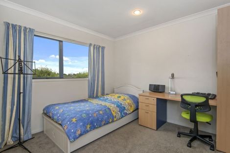 Photo of property in 3 Saint Clair Close, Harewood, Christchurch, 8051