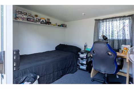Photo of property in 7 Imperial Place, Henderson, Auckland, 0612