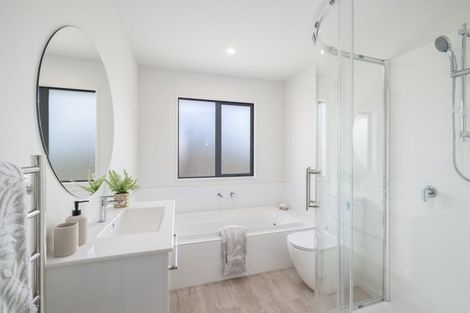 Photo of property in 12 Kura Lane, Aranui, Christchurch, 8061