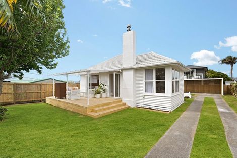 Photo of property in 182 Ngatai Road, Otumoetai, Tauranga, 3110