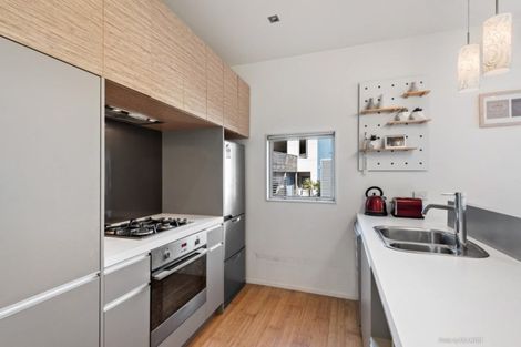 Photo of property in 75 Saddleback Grove, Karori, Wellington, 6012