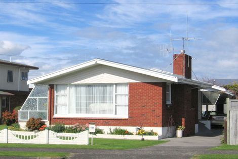 Photo of property in 144 Ngatai Road, Otumoetai, Tauranga, 3110