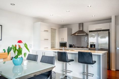 Photo of property in 4 The Rise, Mount Pleasant, Christchurch, 8081