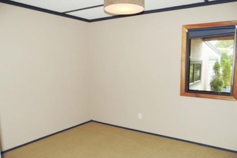 Photo of property in 19 Donnelly Street, Oakura, 4314